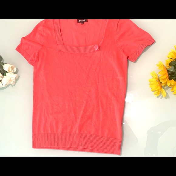 Dalia Pink Short Sleeve sweater - Picture 2 of 3